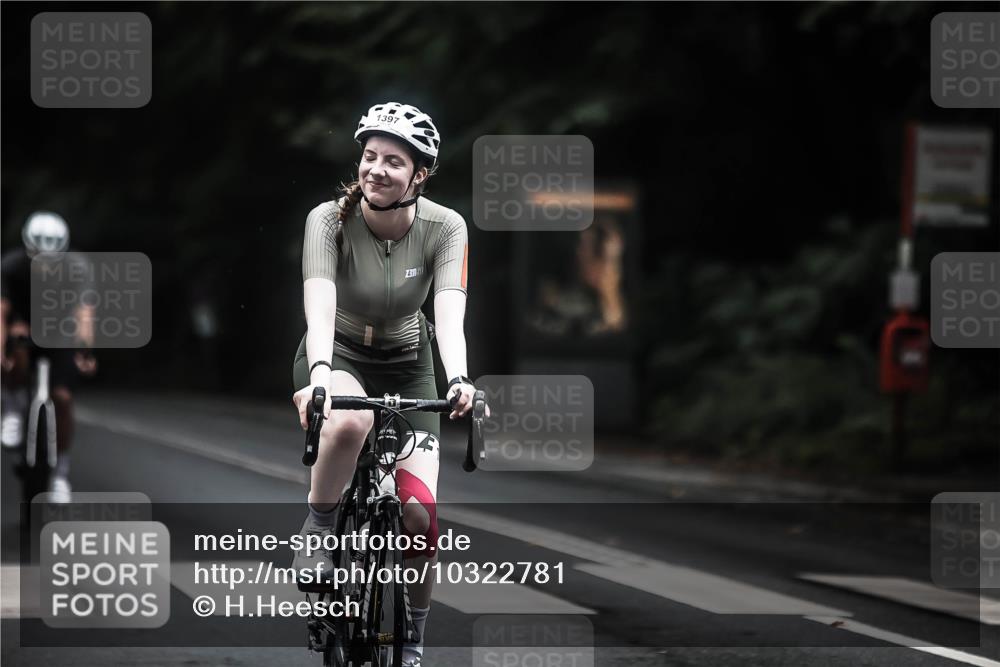 13.09.2026 - Stadtparktriathlon H.Heesch http://msf.ph/oto/10322781 13.09.2026 13:08:58 Radfahren 1162, 1319, 1397 meine-sportfotos.de