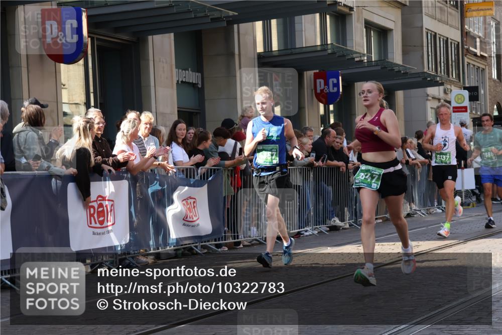 13.09.2026 - 21. swb-Marathon Bremen Strokosch-Dieckow http://msf.ph/oto/10322783 13.09.2026 13:18:48 Ziel 189, 307, 666, 1599, 2007, 2390, 2535, 3508, 4819, 4857, 4916, 5172, 6008, 6137, 6310, 6633, 7154, 7647, 7686, 7791, 9512, 9805, 13184, 307, 465, 2055, 2324, 2948, 3631, 4120, 4413, 4642, 5277, 5867, 6293, 6294, 6787, 6818, 7104, 7163, 7245, 7602, 7731, 8404, 8540, 8743, 8872, 9019, 9275, 9327, 9833 meine-sportfotos.de