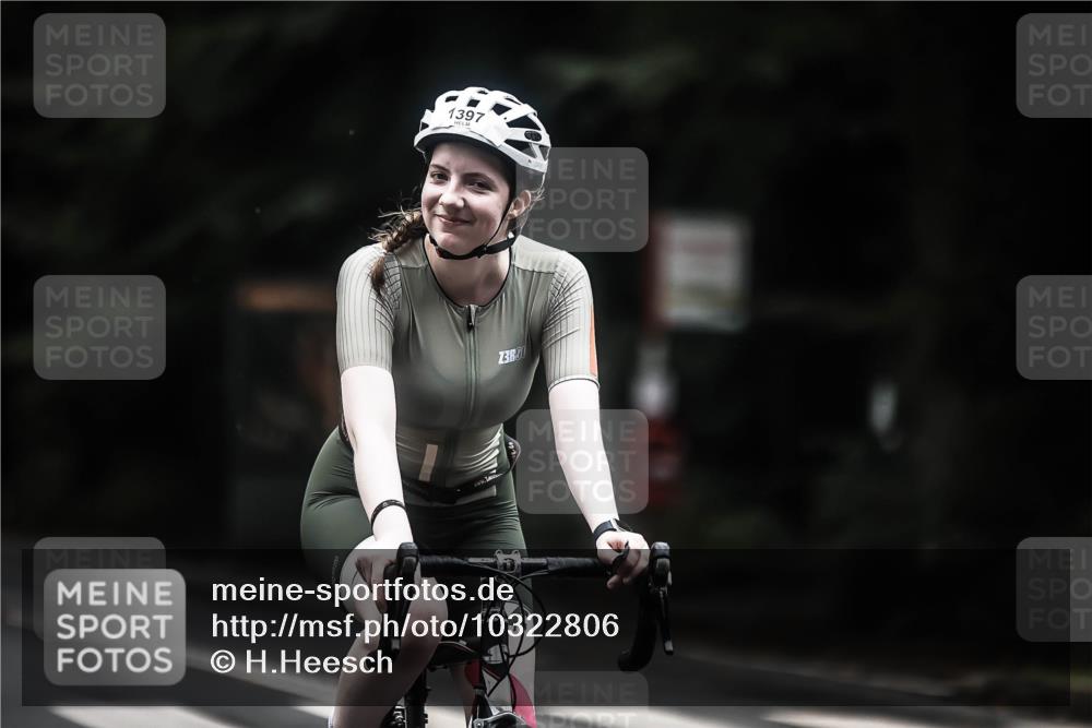 13.09.2026 - Stadtparktriathlon H.Heesch http://msf.ph/oto/10322806 13.09.2026 13:08:58 Radfahren 1162, 1319, 1397 meine-sportfotos.de