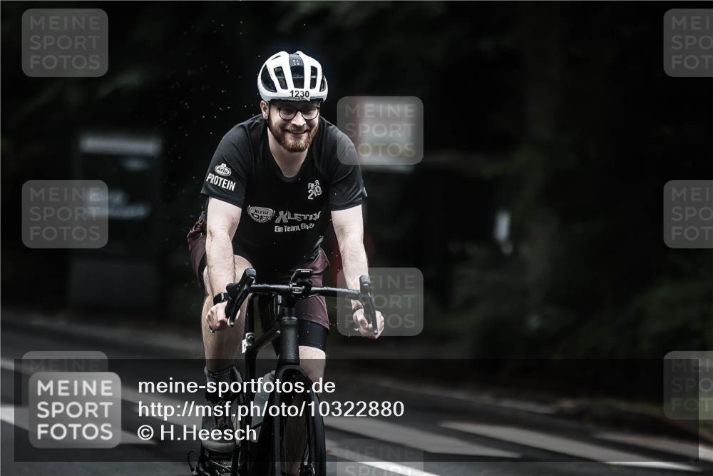 13.09.2026 - Stadtparktriathlon H.Heesch http://msf.ph/oto/10322880 13.09.2026 13:09:06 Radfahren 1230, 1290, 1324, 1350 meine-sportfotos.de