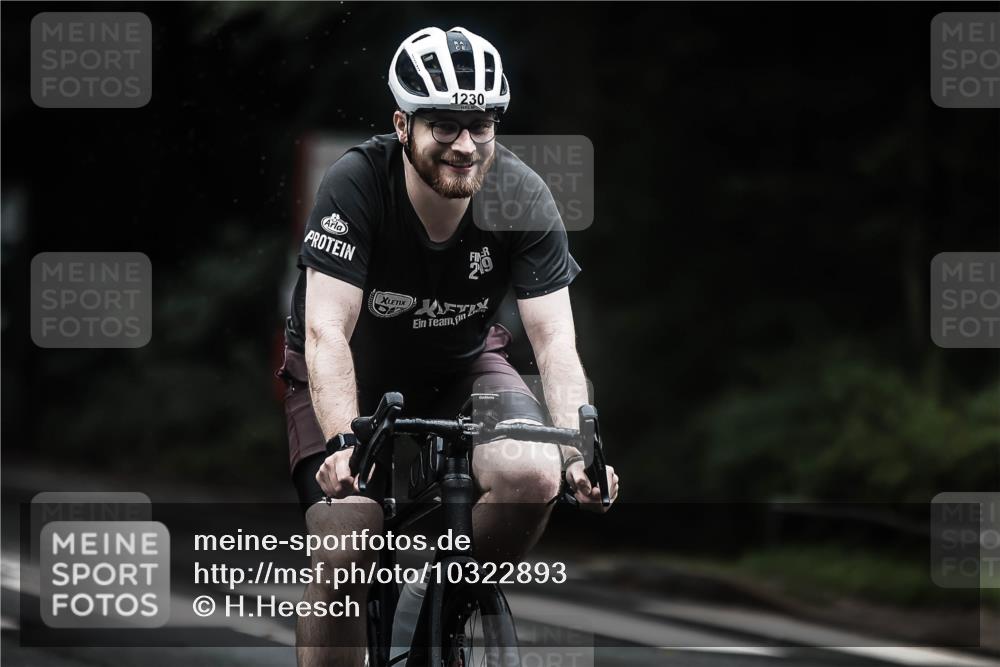13.09.2026 - Stadtparktriathlon H.Heesch http://msf.ph/oto/10322893 13.09.2026 13:09:06 Radfahren 1230, 1290, 1324, 1350 meine-sportfotos.de