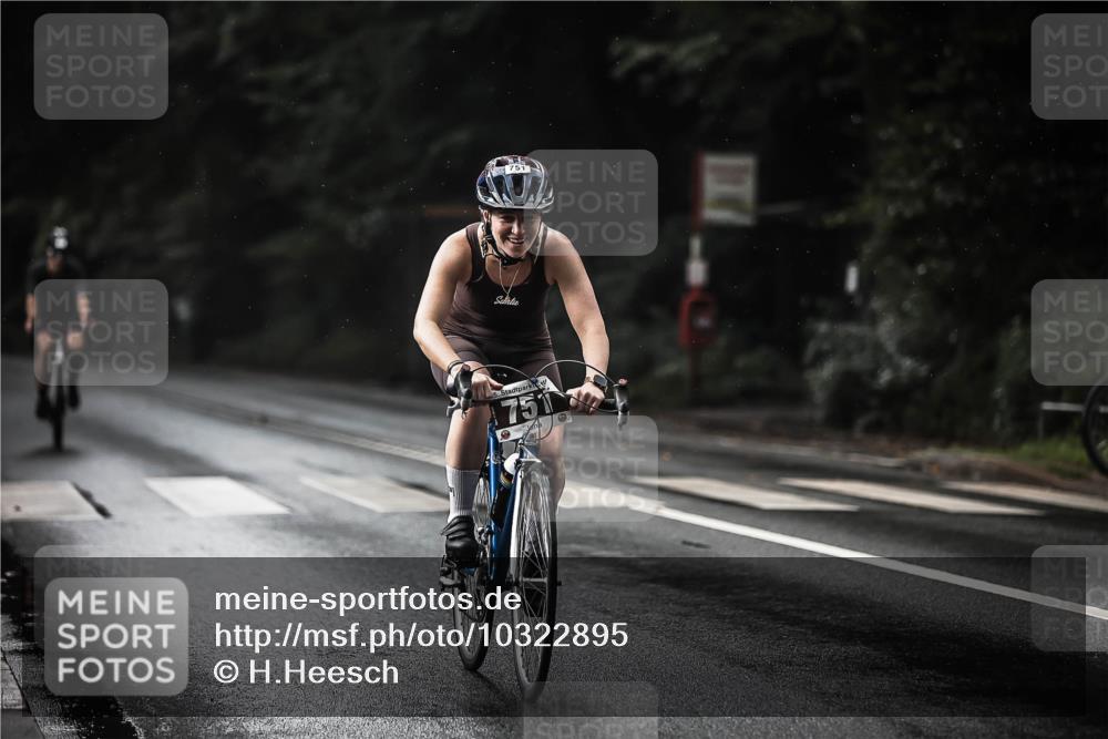 13.09.2026 - Stadtparktriathlon H.Heesch http://msf.ph/oto/10322895 13.09.2026 11:59:58 Radfahren 751, 834, 895, 975, 983, 986, 1011, 1026, 1067 meine-sportfotos.de