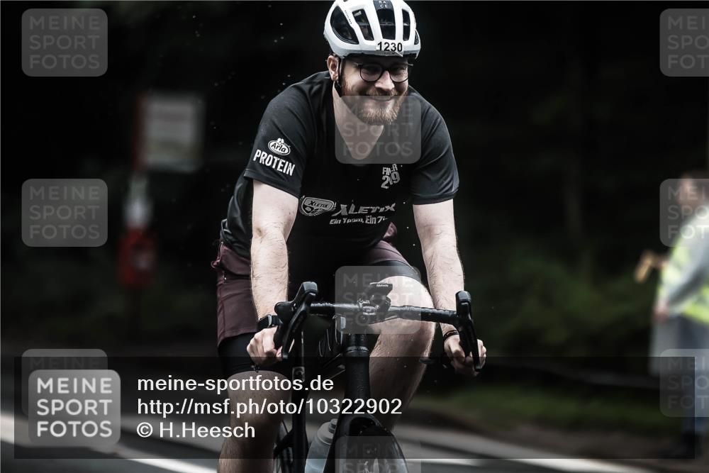 13.09.2026 - Stadtparktriathlon H.Heesch http://msf.ph/oto/10322902 13.09.2026 13:09:06 Radfahren 1230, 1290, 1324, 1350 meine-sportfotos.de