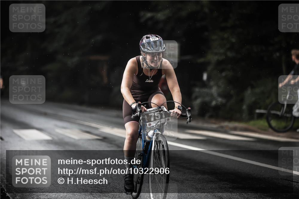 13.09.2026 - Stadtparktriathlon H.Heesch http://msf.ph/oto/10322906 13.09.2026 11:59:58 Radfahren 751, 834, 895, 975, 983, 986, 1011, 1026, 1067 meine-sportfotos.de