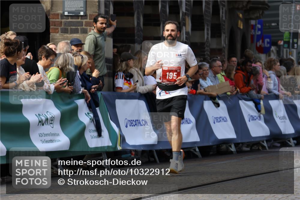 13.09.2026 - 21. swb-Marathon Bremen Strokosch-Dieckow http://msf.ph/oto/10322912 13.09.2026 13:10:04 Ziel 195, 567, 1723, 1975, 2750, 4473, 4782, 8835, 9241, 9277, 9804, 957, 8064 meine-sportfotos.de