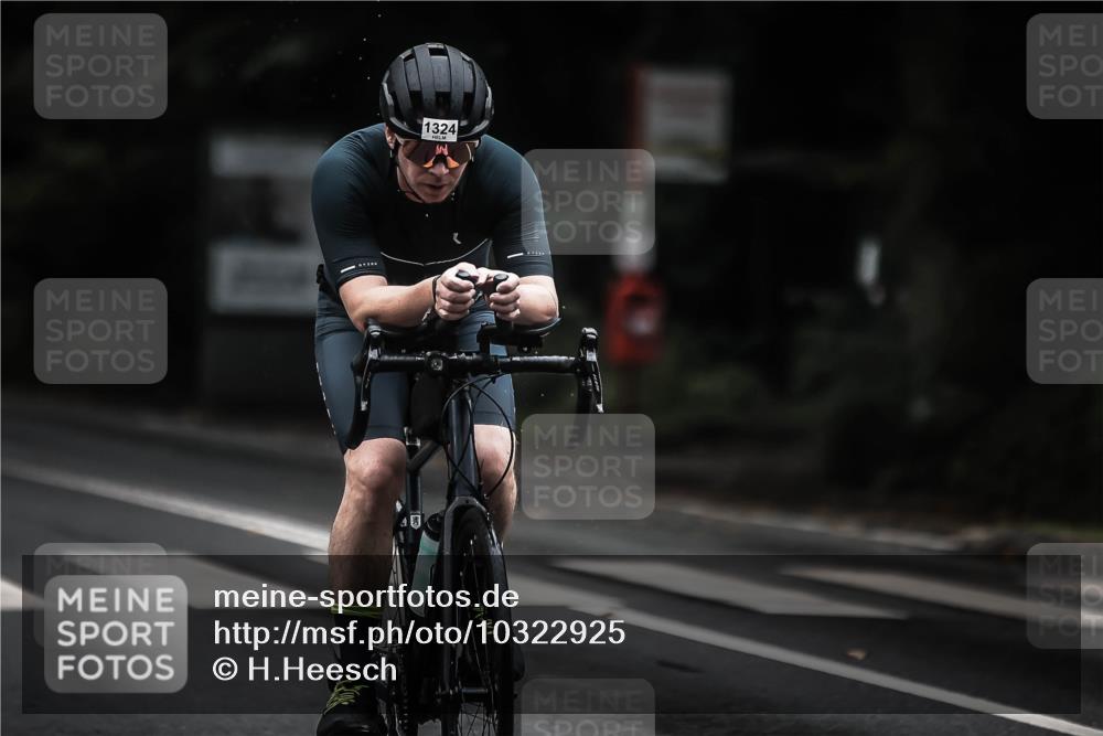13.09.2026 - Stadtparktriathlon H.Heesch http://msf.ph/oto/10322925 13.09.2026 13:09:08 Radfahren 1230, 1290, 1324, 1350 meine-sportfotos.de