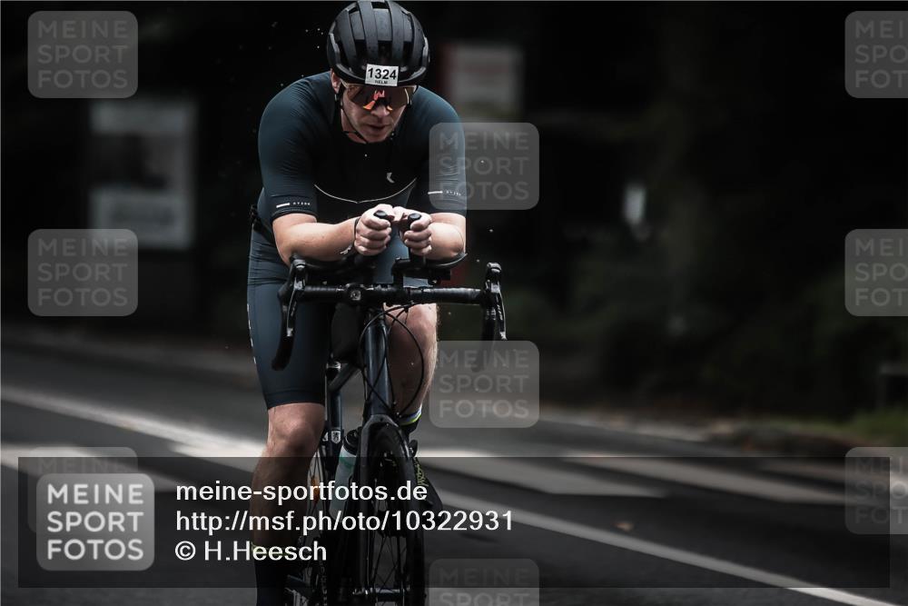 13.09.2026 - Stadtparktriathlon H.Heesch http://msf.ph/oto/10322931 13.09.2026 13:09:08 Radfahren 1230, 1290, 1324, 1350 meine-sportfotos.de