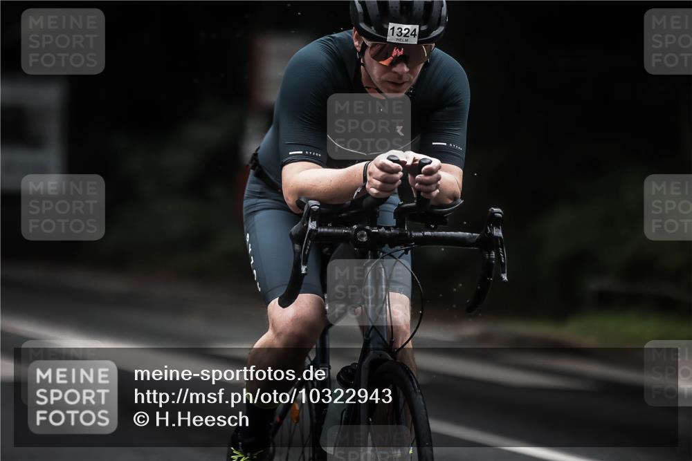 13.09.2026 - Stadtparktriathlon H.Heesch http://msf.ph/oto/10322943 13.09.2026 13:09:08 Radfahren 1230, 1290, 1324, 1350 meine-sportfotos.de