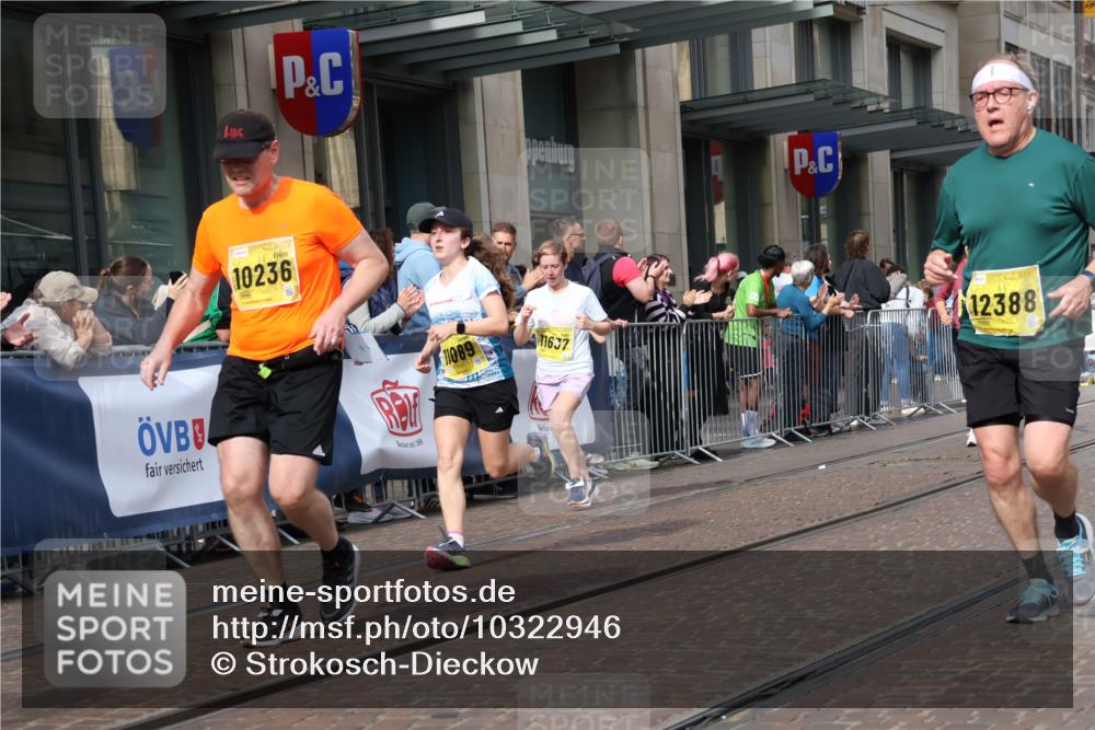 13.09.2026 - 21. swb-Marathon Bremen Strokosch-Dieckow http://msf.ph/oto/10322946 13.09.2026 10:59:44 Ziel 10175, 10236, 10691, 10758, 10867, 11054, 11071, 11158, 11159, 11160, 11250, 11259, 11427, 11445, 11453, 11524, 11525, 11528, 11587, 11588, 11589, 11637, 11879, 11904, 11907, 12123, 12238, 12239, 12242, 12243, 12274, 12352, 12388, 10147, 10236, 10355, 10377, 10669, 10745, 10922, 10928, 10929, 11056, 11089, 11151, 11194, 11207, 11419, 11501, 11519, 11594, 11803, 11873, 12138, 12295, 12481 meine-sportfotos.de