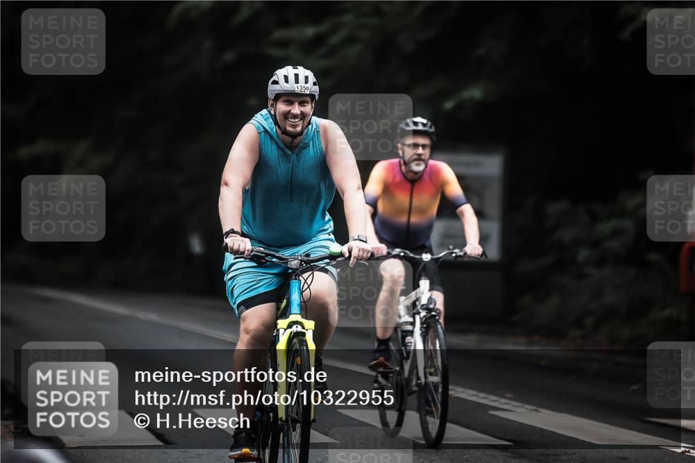 13.09.2026 - Stadtparktriathlon H.Heesch http://msf.ph/oto/10322955 13.09.2026 13:09:12 Radfahren 1290, 1324, 1350 meine-sportfotos.de