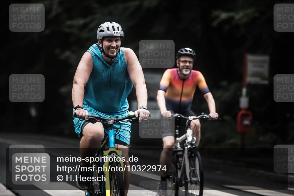 13.09.2026 - Stadtparktriathlon H.Heesch http://msf.ph/oto/10322974 13.09.2026 13:09:12 Radfahren 1290, 1324, 1350 meine-sportfotos.de