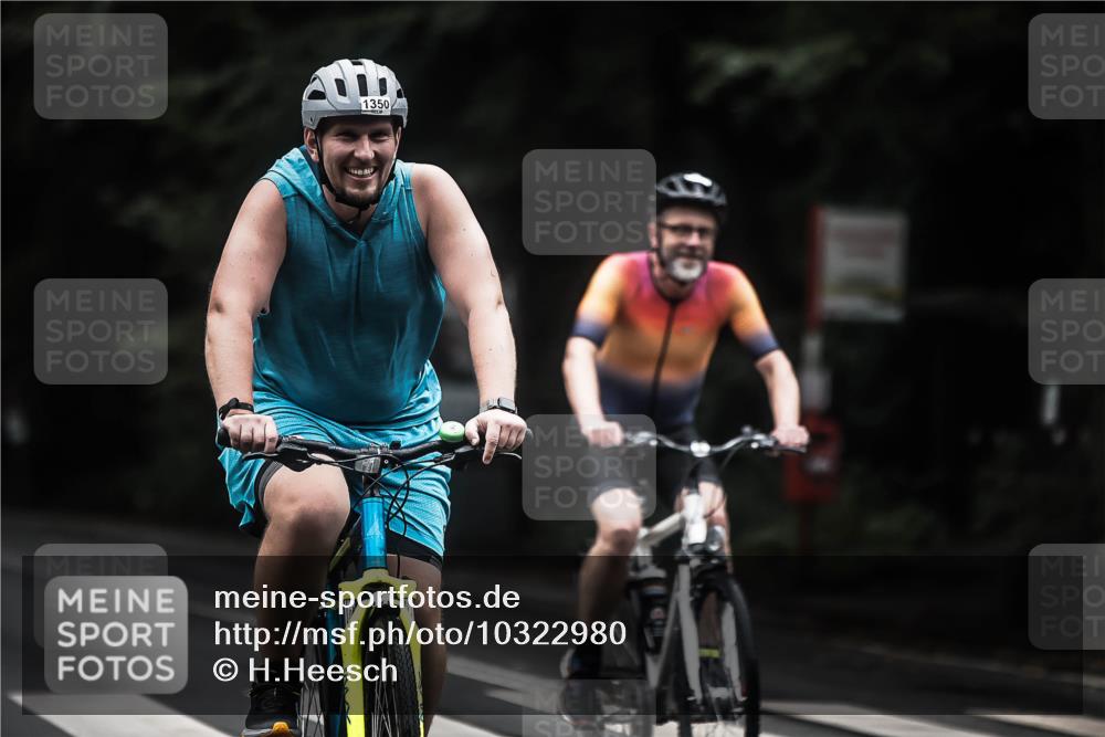 13.09.2026 - Stadtparktriathlon H.Heesch http://msf.ph/oto/10322980 13.09.2026 13:09:12 Radfahren 1290, 1324, 1350 meine-sportfotos.de