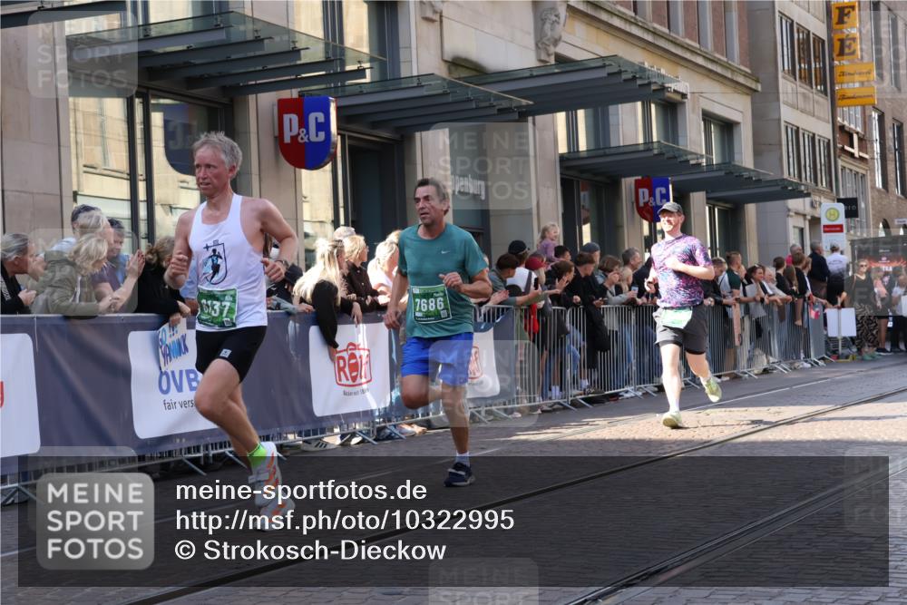13.09.2026 - 21. swb-Marathon Bremen Strokosch-Dieckow http://msf.ph/oto/10322995 13.09.2026 13:18:52 Ziel 189, 666, 1599, 2007, 2390, 2423, 2535, 3182, 3508, 4819, 4857, 5172, 6008, 6137, 6310, 6633, 7154, 7647, 7686, 7754, 7791, 9512, 9552, 9638, 9805, 13184, 307, 465, 2324, 2948, 3631, 4120, 4413, 4642, 4916, 5277, 5867, 6787, 7104, 7163, 7245, 7602, 7791, 8540, 8743, 9275, 9327, 9833 meine-sportfotos.de