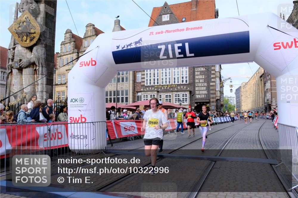 13.09.2026 - 21. swb-Marathon Bremen Tim E. http://msf.ph/oto/10322996 13.09.2026 10:59:34 Ziel 10377, 10415, 10492, 10668, 11086, 11125, 11301, 11302, 11500, 11873, 11913, 12118, 12200, 12267, 12537, 12541 meine-sportfotos.de