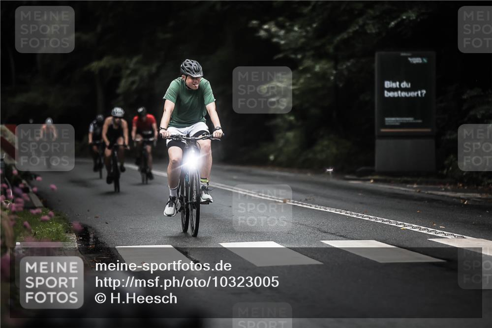 13.09.2026 - Stadtparktriathlon H.Heesch http://msf.ph/oto/10323005 13.09.2026 13:09:20 Radfahren 1217, 1254, 1288, 1362 meine-sportfotos.de