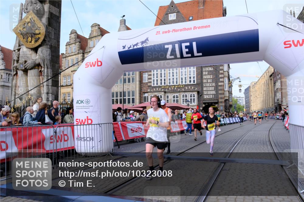 13.09.2026 - 21. swb-Marathon Bremen Tim E. http://msf.ph/oto/10323008 13.09.2026 10:59:34 Ziel 10377, 10415, 10492, 10668, 11086, 11125, 11301, 11302, 11500, 11873, 11913, 12118, 12200, 12267, 12537, 12541 meine-sportfotos.de
