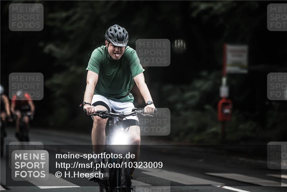 13.09.2026 - Stadtparktriathlon H.Heesch http://msf.ph/oto/10323009 13.09.2026 13:09:21 Radfahren 1217, 1254, 1288, 1362 meine-sportfotos.de