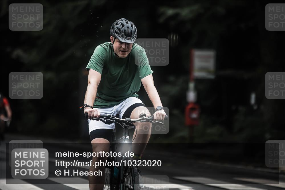 13.09.2026 - Stadtparktriathlon H.Heesch http://msf.ph/oto/10323020 13.09.2026 13:09:22 Radfahren 1217, 1254, 1288, 1362 meine-sportfotos.de