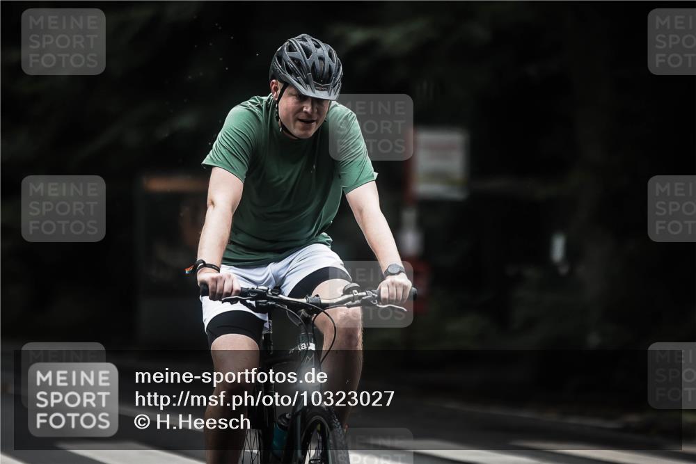 13.09.2026 - Stadtparktriathlon H.Heesch http://msf.ph/oto/10323027 13.09.2026 13:09:22 Radfahren 1217, 1254, 1288, 1362 meine-sportfotos.de