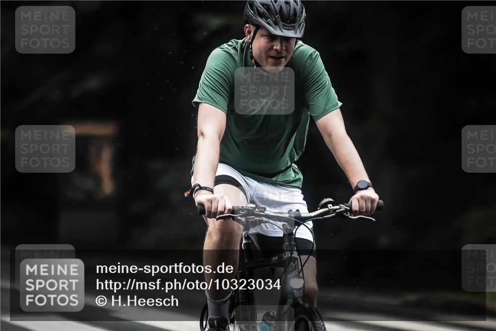 13.09.2026 - Stadtparktriathlon H.Heesch http://msf.ph/oto/10323034 13.09.2026 13:09:22 Radfahren 1217, 1254, 1288, 1362 meine-sportfotos.de