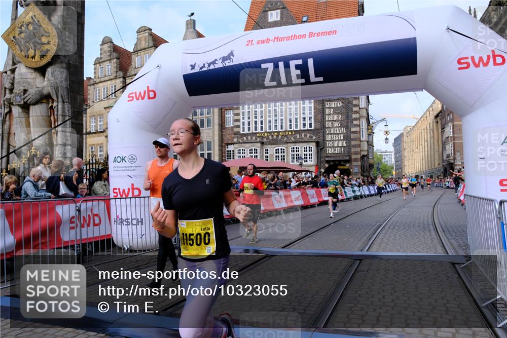 13.09.2026 - 21. swb-Marathon Bremen Tim E. http://msf.ph/oto/10323055 13.09.2026 10:59:35 Ziel 10377, 10415, 10492, 10668, 10922, 11086, 11125, 11301, 11302, 11500, 11873, 11913, 12118, 12200, 12267, 12537, 12541 meine-sportfotos.de