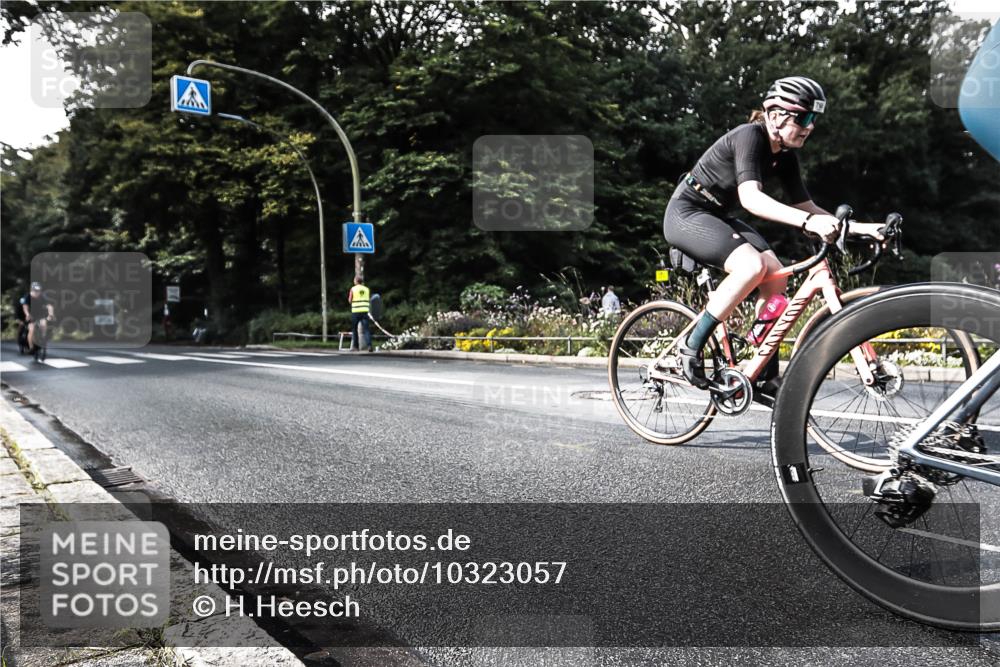 13.09.2026 - Stadtparktriathlon H.Heesch http://msf.ph/oto/10323057 13.09.2026 11:25:37 Radfahren 593, 625, 683, 766, 771 meine-sportfotos.de