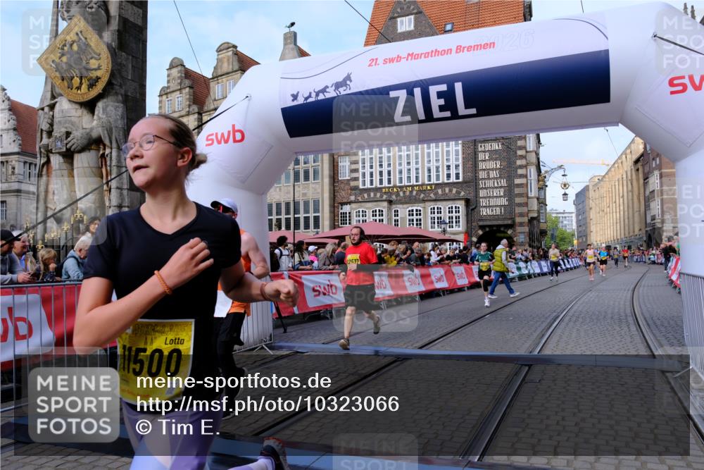 13.09.2026 - 21. swb-Marathon Bremen Tim E. http://msf.ph/oto/10323066 13.09.2026 10:59:35 Ziel 10377, 10415, 10492, 10668, 10922, 11086, 11125, 11301, 11302, 11500, 11873, 11913, 12118, 12200, 12267, 12537, 12541 meine-sportfotos.de