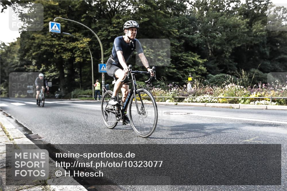 13.09.2026 - Stadtparktriathlon H.Heesch http://msf.ph/oto/10323077 13.09.2026 11:25:38 Radfahren 593, 625, 766, 771 meine-sportfotos.de