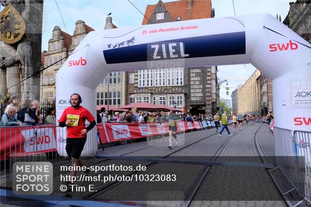 13.09.2026 - 21. swb-Marathon Bremen Tim E. http://msf.ph/oto/10323083 13.09.2026 10:59:36 Ziel 10377, 10492, 10668, 10922, 11086, 11125, 11301, 11302, 11500, 11873, 12118, 12200, 12267, 12537, 12541 meine-sportfotos.de