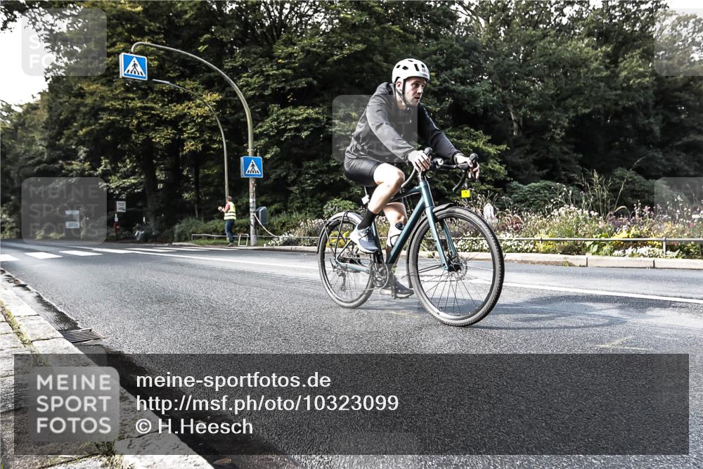 13.09.2026 - Stadtparktriathlon H.Heesch http://msf.ph/oto/10323099 13.09.2026 11:25:40 Radfahren 593, 625, 766, 771 meine-sportfotos.de