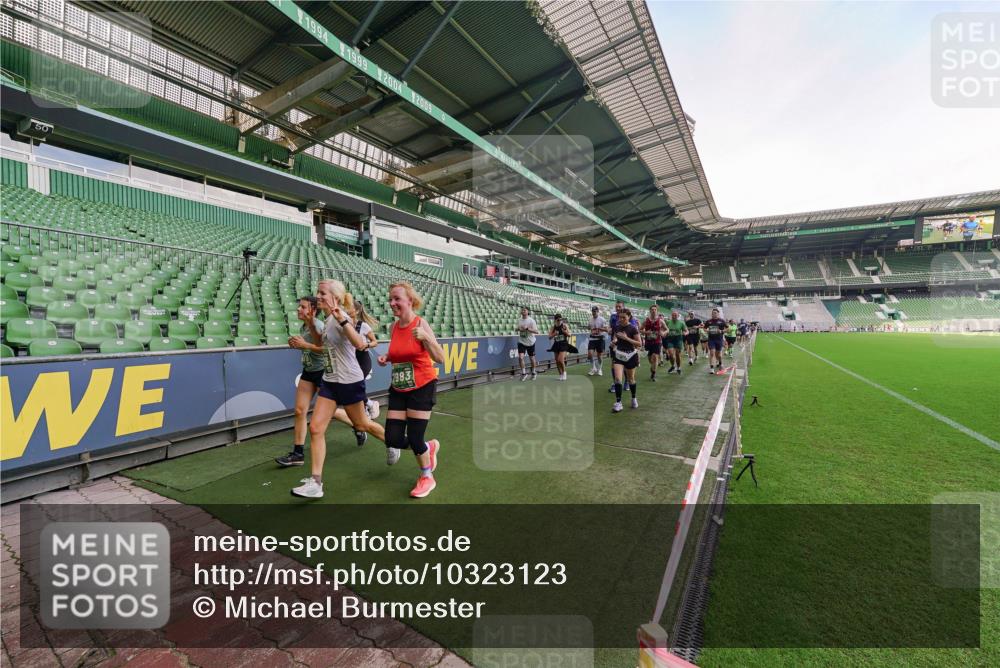 13.09.2026 - 21. swb-Marathon Bremen Michael Burmester http://msf.ph/oto/10323123 13.09.2026 13:24:50 Laufen im Stadion 137, 182, 213, 294, 324, 434, 505, 543, 548, 721, 723, 739, 743, 752, 815, 818, 966, 1273, 1410, 1459, 1463, 1471, 1491, 1504, 1515, 1561, 1597, 1598, 1830, 1944, 1953, 2058, 2059, 2095, 2211, 2252, 2267, 2271, 2286, 2308, 2312, 2323, 2354, 2445, 2465, 2483, 2495, 2497, 2503, 2506, 2554, 2571, 2591, 2644, 2752, 2762, 2768, 2776, 2833, 2878, 2896, 2936, 2968, 2981, 3005, 3142, 3211, 3259, 3282, 3288, 3289, 3292, 3298, 3306, 3312, 3329, 3364, 3381, 3390, 3395, 3770, 4466 meine-sportfotos.de
