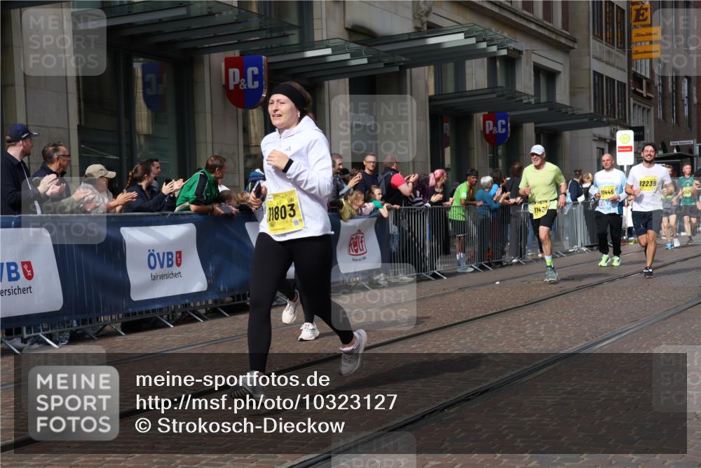 13.09.2026 - 21. swb-Marathon Bremen Strokosch-Dieckow http://msf.ph/oto/10323127 13.09.2026 10:59:47 Ziel 10175, 10691, 10758, 10867, 11016, 11071, 11158, 11159, 11160, 11250, 11259, 11427, 11445, 11453, 11524, 11525, 11528, 11587, 11588, 11589, 11637, 11879, 11904, 11907, 12123, 12190, 12238, 12239, 12274, 12352, 12388, 10147, 10236, 10355, 10669, 10745, 10922, 10928, 10929, 11054, 11056, 11089, 11151, 11194, 11207, 11419, 11501, 11519, 11594, 11803, 12138, 12242, 12243, 12295, 12481 meine-sportfotos.de