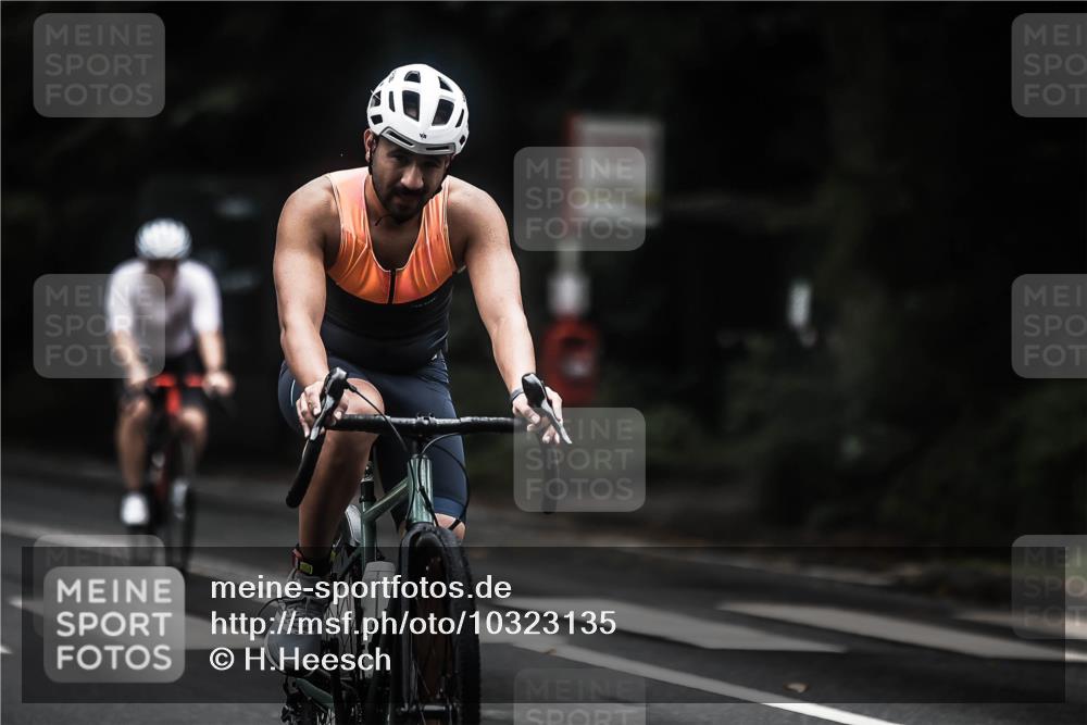 13.09.2026 - Stadtparktriathlon H.Heesch http://msf.ph/oto/10323135 13.09.2026 13:09:31 Radfahren 1189, 1243, 1299, 1321, 1357, 1362, 1366 meine-sportfotos.de