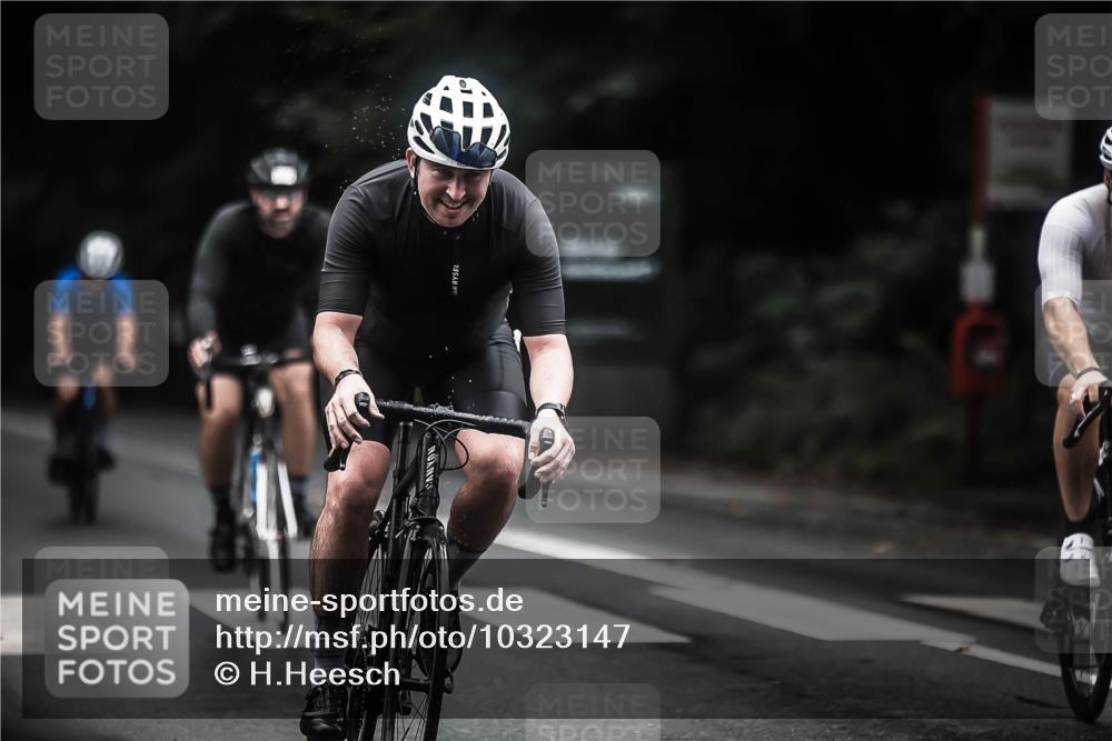13.09.2026 - Stadtparktriathlon H.Heesch http://msf.ph/oto/10323147 13.09.2026 13:09:32 Radfahren 1189, 1243, 1299, 1321, 1357, 1366 meine-sportfotos.de
