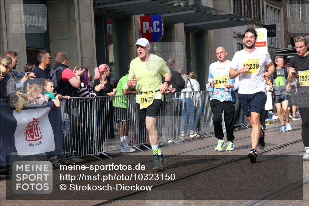 13.09.2026 - 21. swb-Marathon Bremen Strokosch-Dieckow http://msf.ph/oto/10323150 13.09.2026 10:59:48 Ziel 10175, 10691, 10758, 10810, 10867, 11016, 11071, 11158, 11159, 11160, 11250, 11259, 11427, 11445, 11453, 11524, 11525, 11528, 11547, 11587, 11588, 11589, 11623, 11637, 11879, 11904, 11907, 12123, 12190, 12238, 12239, 12274, 12352, 12388, 10147, 10236, 10355, 10669, 10691, 10745, 10928, 10929, 11054, 11056, 11089, 11151, 11194, 11207, 11419, 11501, 11519, 11594, 11803, 11904, 12138, 12242, 12243, 12295, 12481 meine-sportfotos.de