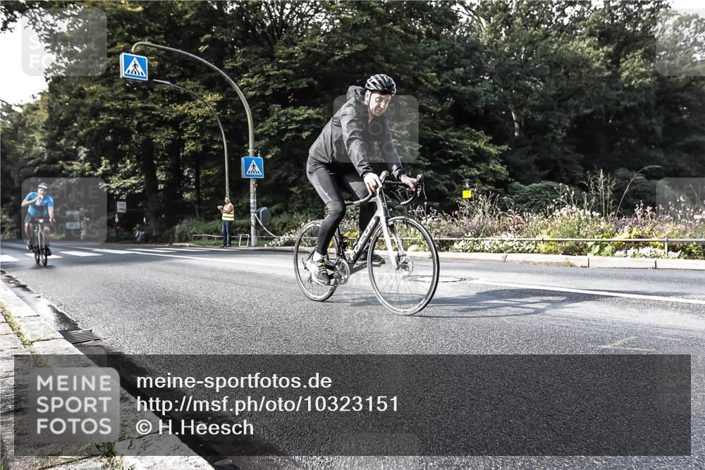 13.09.2026 - Stadtparktriathlon H.Heesch http://msf.ph/oto/10323151 13.09.2026 11:26:04 Radfahren 598, 616, 1797 meine-sportfotos.de