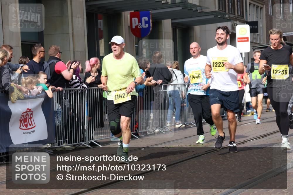 13.09.2026 - 21. swb-Marathon Bremen Strokosch-Dieckow http://msf.ph/oto/10323173 13.09.2026 10:59:48 Ziel 10175, 10691, 10758, 10810, 10867, 11016, 11071, 11158, 11159, 11160, 11250, 11259, 11427, 11445, 11453, 11524, 11525, 11528, 11547, 11587, 11588, 11589, 11623, 11637, 11879, 11904, 11907, 12123, 12190, 12238, 12239, 12274, 12352, 12388, 10147, 10236, 10355, 10669, 10691, 10745, 10928, 10929, 11054, 11056, 11089, 11151, 11194, 11207, 11419, 11501, 11519, 11594, 11803, 11904, 12138, 12242, 12243, 12295, 12481 meine-sportfotos.de