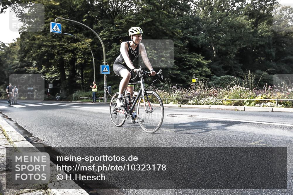 13.09.2026 - Stadtparktriathlon H.Heesch http://msf.ph/oto/10323178 13.09.2026 11:26:09 Radfahren 616, 626, 629, 697, 1798 meine-sportfotos.de