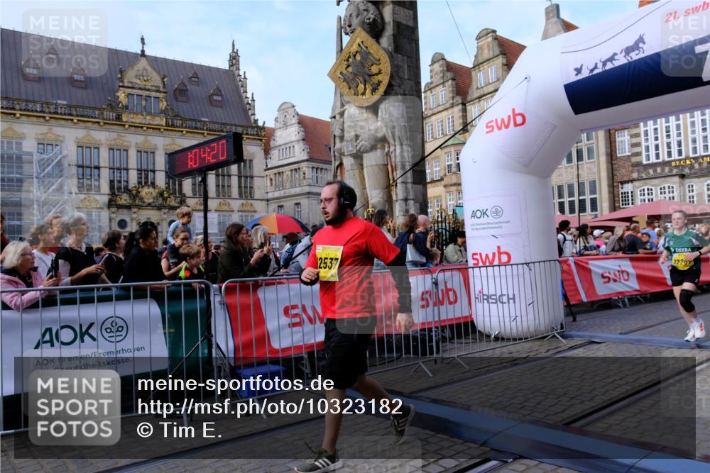 13.09.2026 - 21. swb-Marathon Bremen Tim E. http://msf.ph/oto/10323182 13.09.2026 10:59:37 Ziel 10377, 10492, 10668, 10922, 11086, 11125, 11301, 11302, 11500, 11873, 12118, 12200, 12267, 12295, 12537, 12541 meine-sportfotos.de