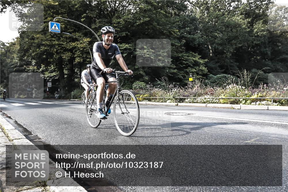 13.09.2026 - Stadtparktriathlon H.Heesch http://msf.ph/oto/10323187 13.09.2026 11:26:11 Radfahren 626, 629, 697, 1798 meine-sportfotos.de