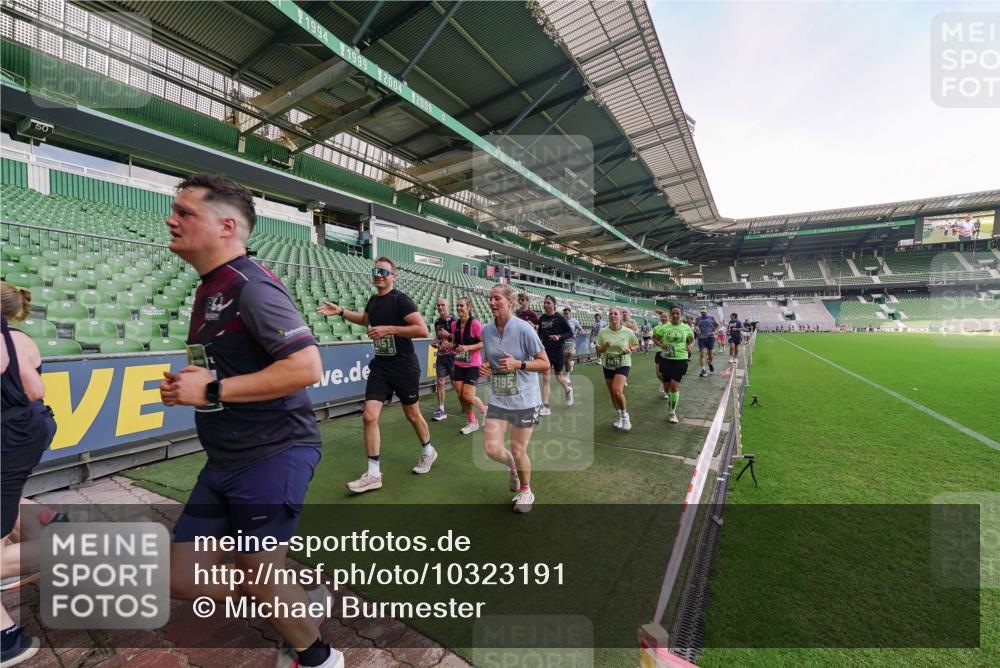 13.09.2026 - 21. swb-Marathon Bremen Michael Burmester http://msf.ph/oto/10323191 13.09.2026 13:24:56 Laufen im Stadion 137, 182, 213, 294, 324, 434, 505, 543, 548, 721, 723, 739, 743, 752, 815, 818, 966, 1273, 1410, 1443, 1459, 1463, 1471, 1491, 1504, 1515, 1561, 1597, 1598, 1830, 1944, 1953, 2058, 2059, 2095, 2211, 2252, 2267, 2271, 2286, 2298, 2308, 2312, 2323, 2354, 2445, 2465, 2483, 2495, 2497, 2503, 2506, 2554, 2571, 2591, 2644, 2752, 2762, 2768, 2776, 2833, 2878, 2896, 2936, 2968, 2981, 3005, 3142, 3211, 3259, 3282, 3288, 3289, 3292, 3298, 3306, 3312, 3329, 3364, 3381, 3390, 3395 meine-sportfotos.de