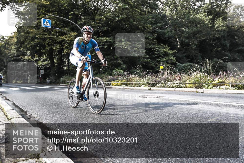 13.09.2026 - Stadtparktriathlon H.Heesch http://msf.ph/oto/10323201 13.09.2026 11:26:17 Radfahren 688, 703, 792 meine-sportfotos.de