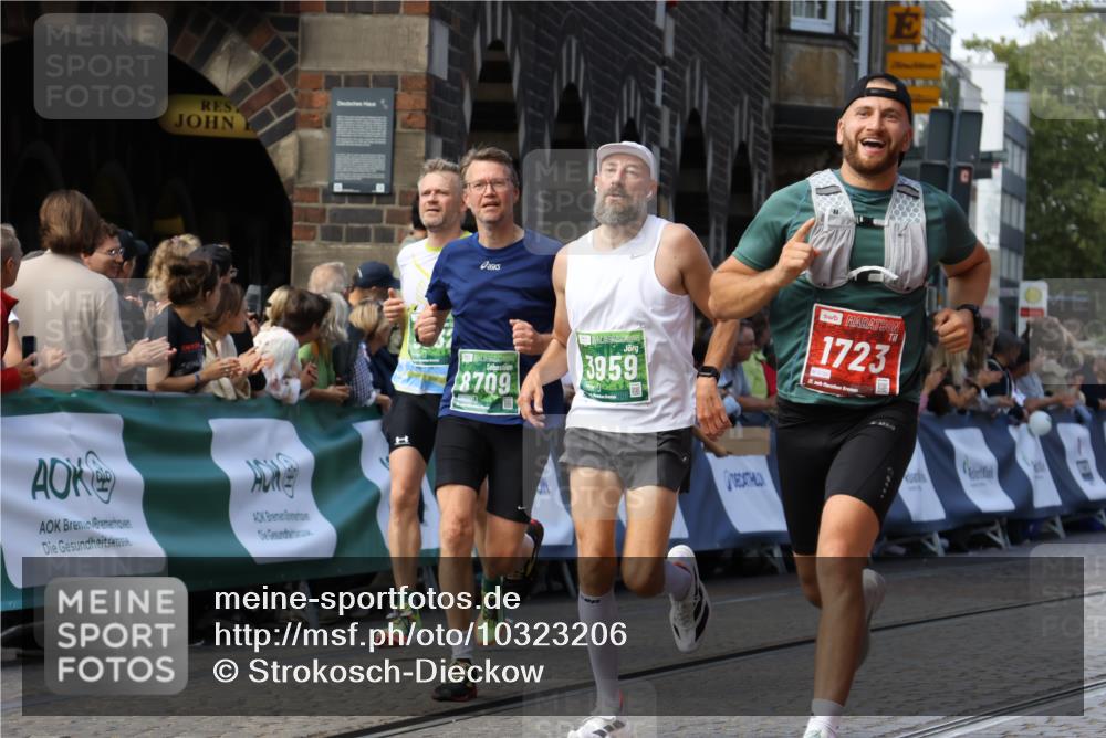 13.09.2026 - 21. swb-Marathon Bremen Strokosch-Dieckow http://msf.ph/oto/10323206 13.09.2026 13:10:19 Ziel 538, 567, 623, 1723, 1975, 2020, 4781, 5627, 8835, 9277, 9804, 9817, 604, 640, 1277, 2605, 3959, 5532, 5620, 6267, 7881, 8033, 8709 meine-sportfotos.de