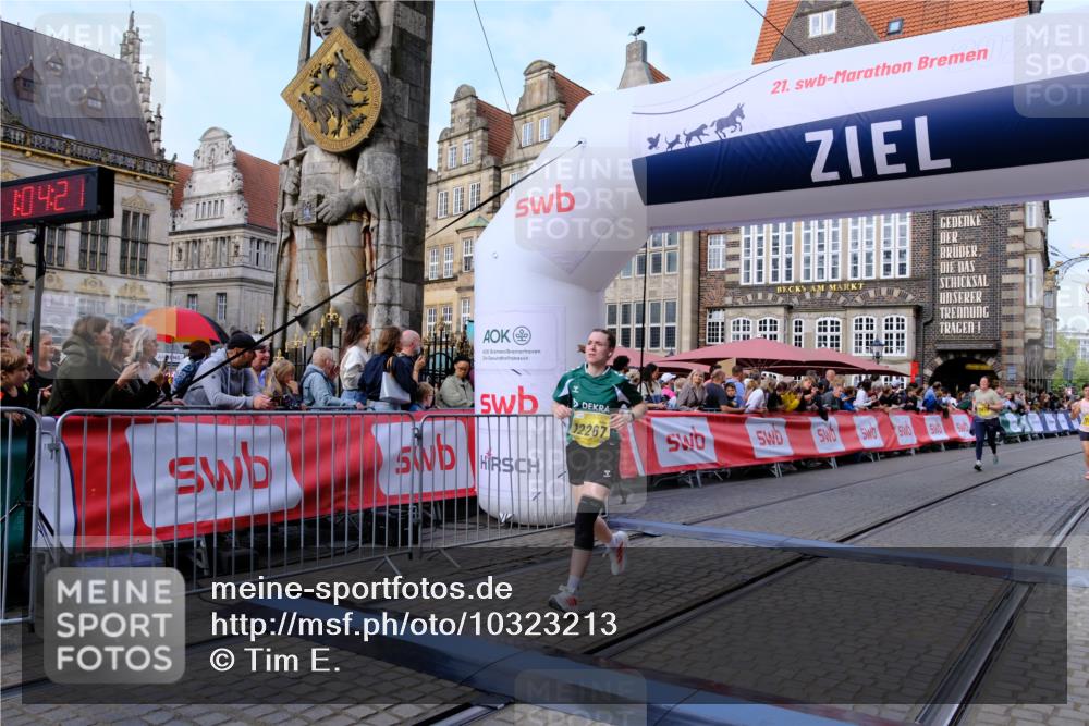 13.09.2026 - 21. swb-Marathon Bremen Tim E. http://msf.ph/oto/10323213 13.09.2026 10:59:38 Ziel 10377, 10492, 10922, 11086, 11125, 11151, 11301, 11302, 11500, 11873, 12118, 12267, 12295, 12537, 12541 meine-sportfotos.de