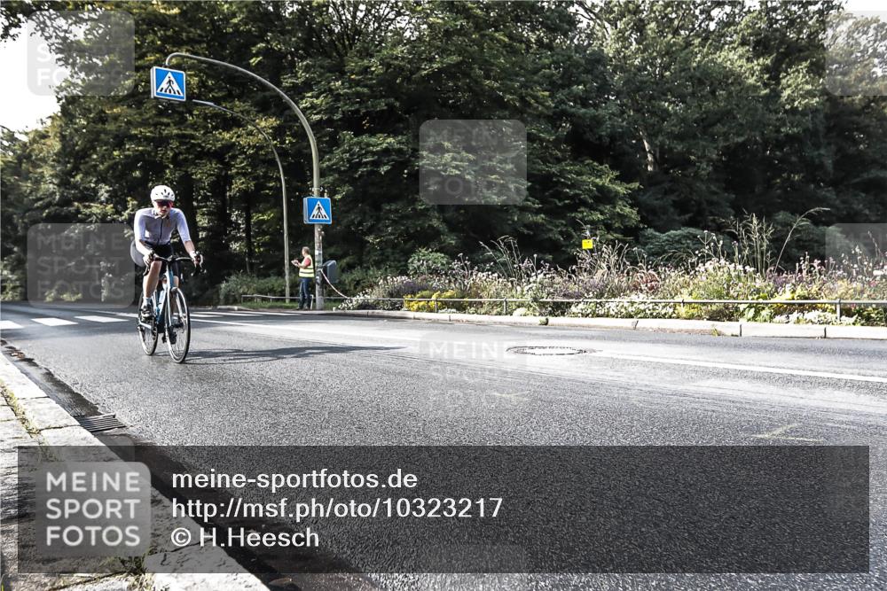 13.09.2026 - Stadtparktriathlon H.Heesch http://msf.ph/oto/10323217 13.09.2026 11:26:19 Radfahren 703, 792 meine-sportfotos.de