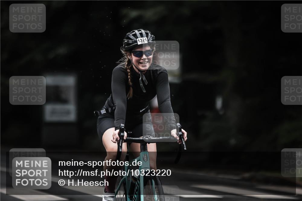 13.09.2026 - Stadtparktriathlon H.Heesch http://msf.ph/oto/10323220 13.09.2026 13:09:38 Radfahren 1189, 1243, 1299, 1321, 1366, 1368, 1387 meine-sportfotos.de