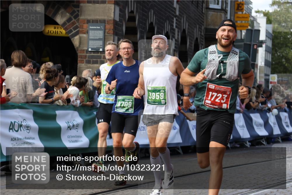 13.09.2026 - 21. swb-Marathon Bremen Strokosch-Dieckow http://msf.ph/oto/10323221 13.09.2026 13:10:19 Ziel 538, 567, 623, 1723, 1975, 2020, 4781, 5627, 8835, 9277, 9804, 9817, 604, 640, 1277, 2605, 3959, 5532, 5620, 6267, 7881, 8033, 8709 meine-sportfotos.de