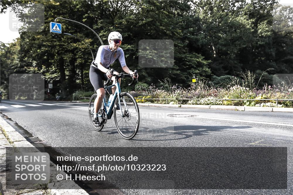 13.09.2026 - Stadtparktriathlon H.Heesch http://msf.ph/oto/10323223 13.09.2026 11:26:20 Radfahren 703, 792 meine-sportfotos.de