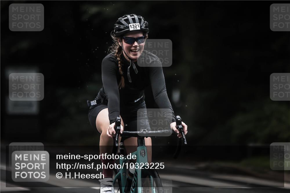 13.09.2026 - Stadtparktriathlon H.Heesch http://msf.ph/oto/10323225 13.09.2026 13:09:38 Radfahren 1189, 1243, 1299, 1321, 1366, 1368, 1387 meine-sportfotos.de