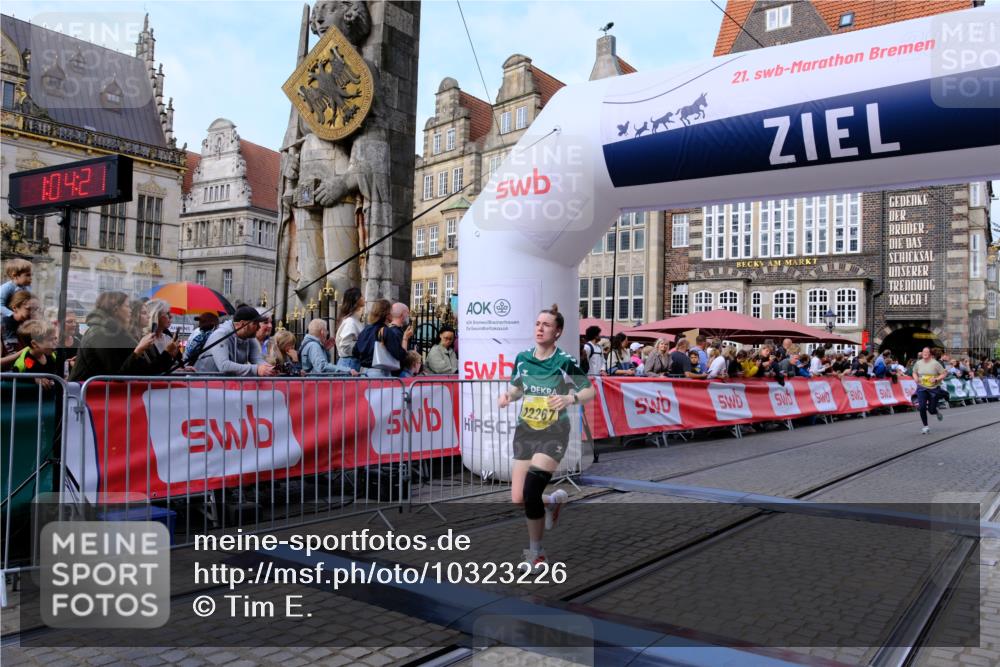 13.09.2026 - 21. swb-Marathon Bremen Tim E. http://msf.ph/oto/10323226 13.09.2026 10:59:38 Ziel 10377, 10492, 10922, 11086, 11125, 11151, 11301, 11302, 11500, 11873, 12118, 12267, 12295, 12537, 12541 meine-sportfotos.de